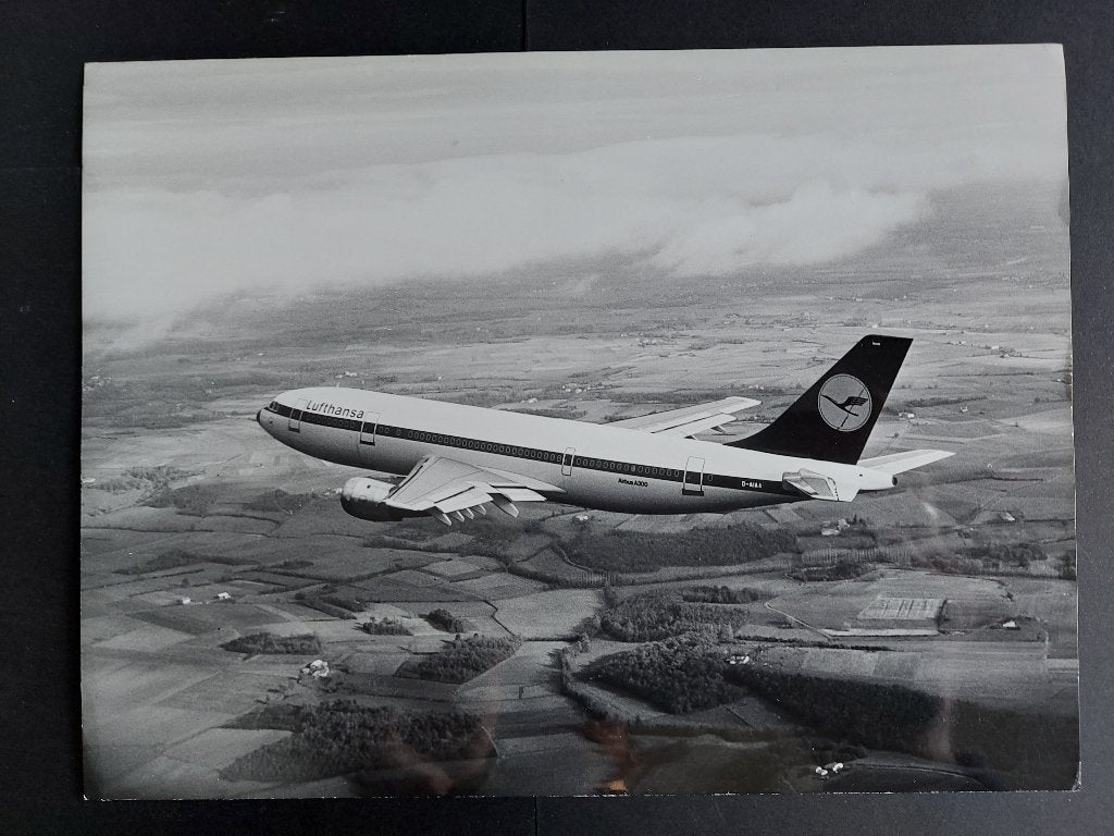 Originele foto van een Lufthansa Airbus A300 B2 (LU54), Ophalen of Verzenden, Gebruikt, Kaart, Foto of Prent