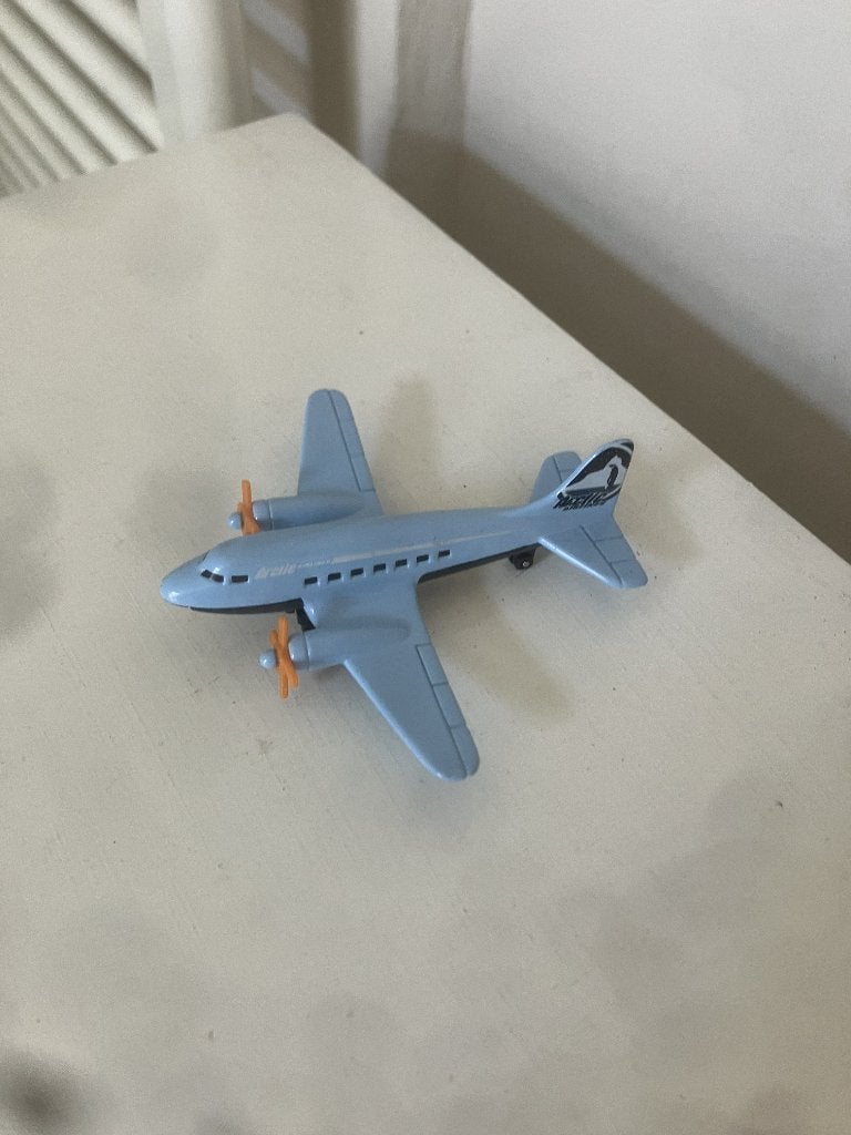 Matchbox Mattel "Arctic Airlines" speelgoedvliegtuig, 2003., Verzamelen, Ophalen of Verzenden, Zo goed als nieuw