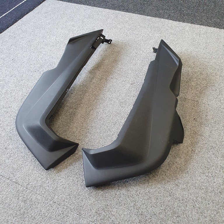 NIEUW Onderspoiler Piaggio One 1 binnenkap zwart spoiler, Ophalen of Verzenden, Nieuw, Kap, Piaggio