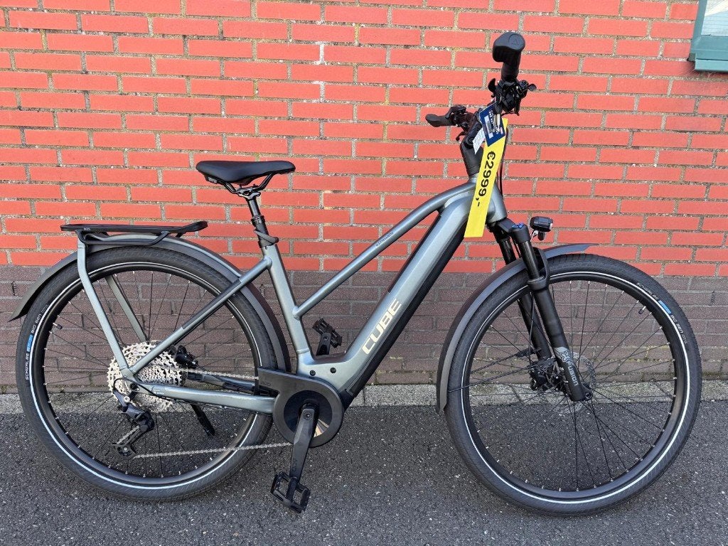 3x Cube E-Bike (2024) – 1x Kathmandu & 2x Hybrid, Fietsen en Brommers, 47 tot 50 cm, Versnellingen, Nieuw, Schijfrem