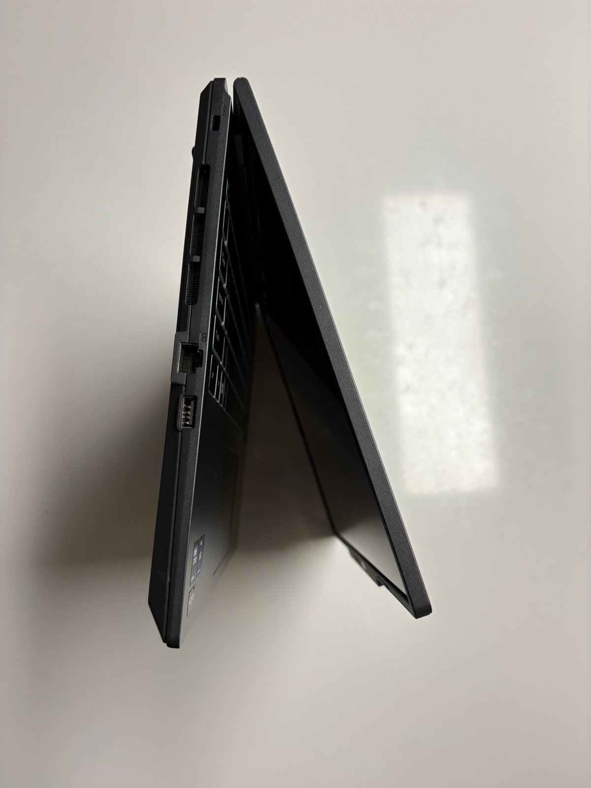 Foto 4 van MSI Venture 16 AI – 32GB RAM / 1TB SSD – zeer nette staat