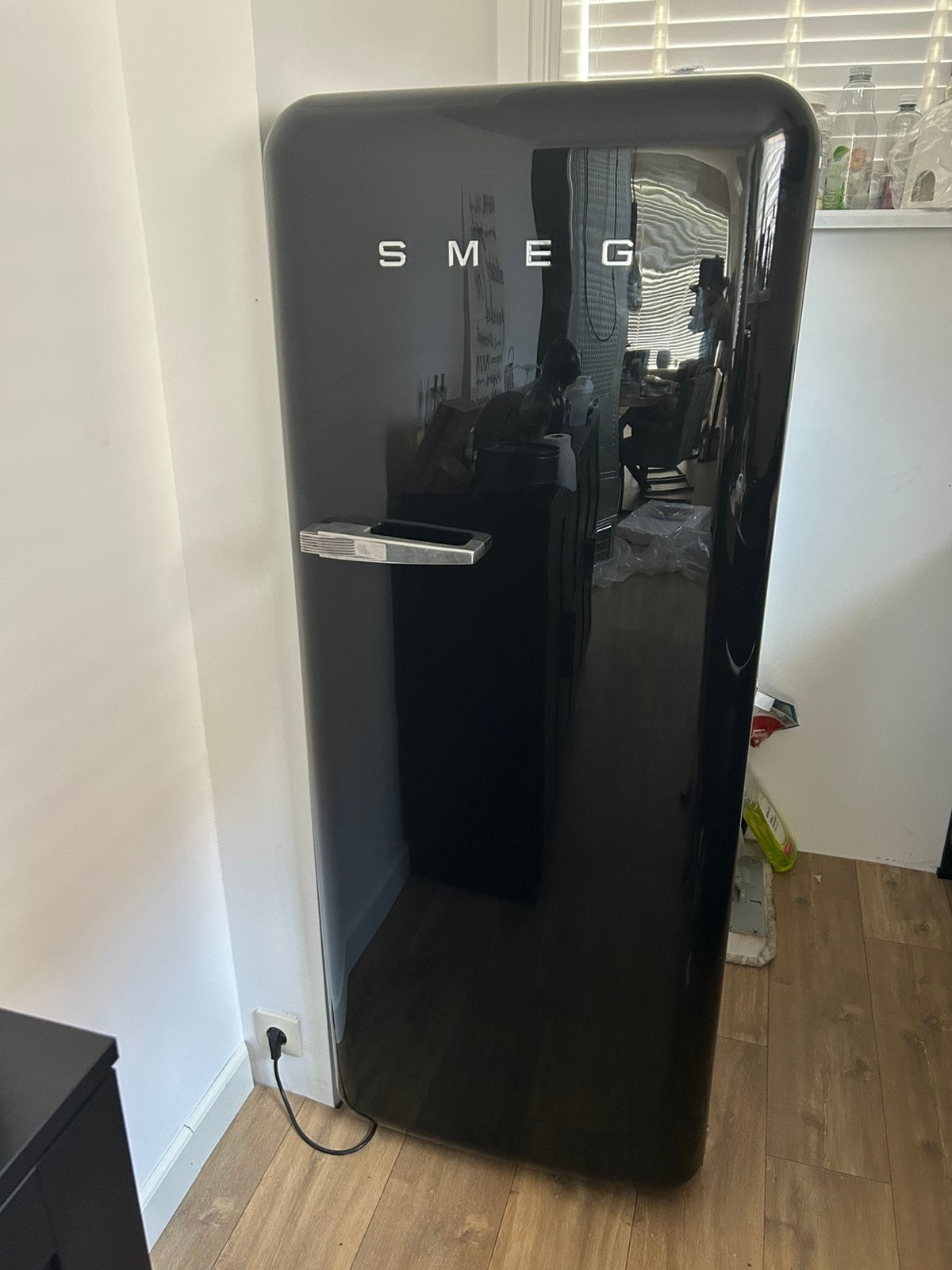 SMEG retro koelkast zwart - ZO GOED ALS NIEUW, Witgoed en Apparatuur, Koelkasten en IJskasten, Ophalen, 200 liter of meer, 60 cm of meer
