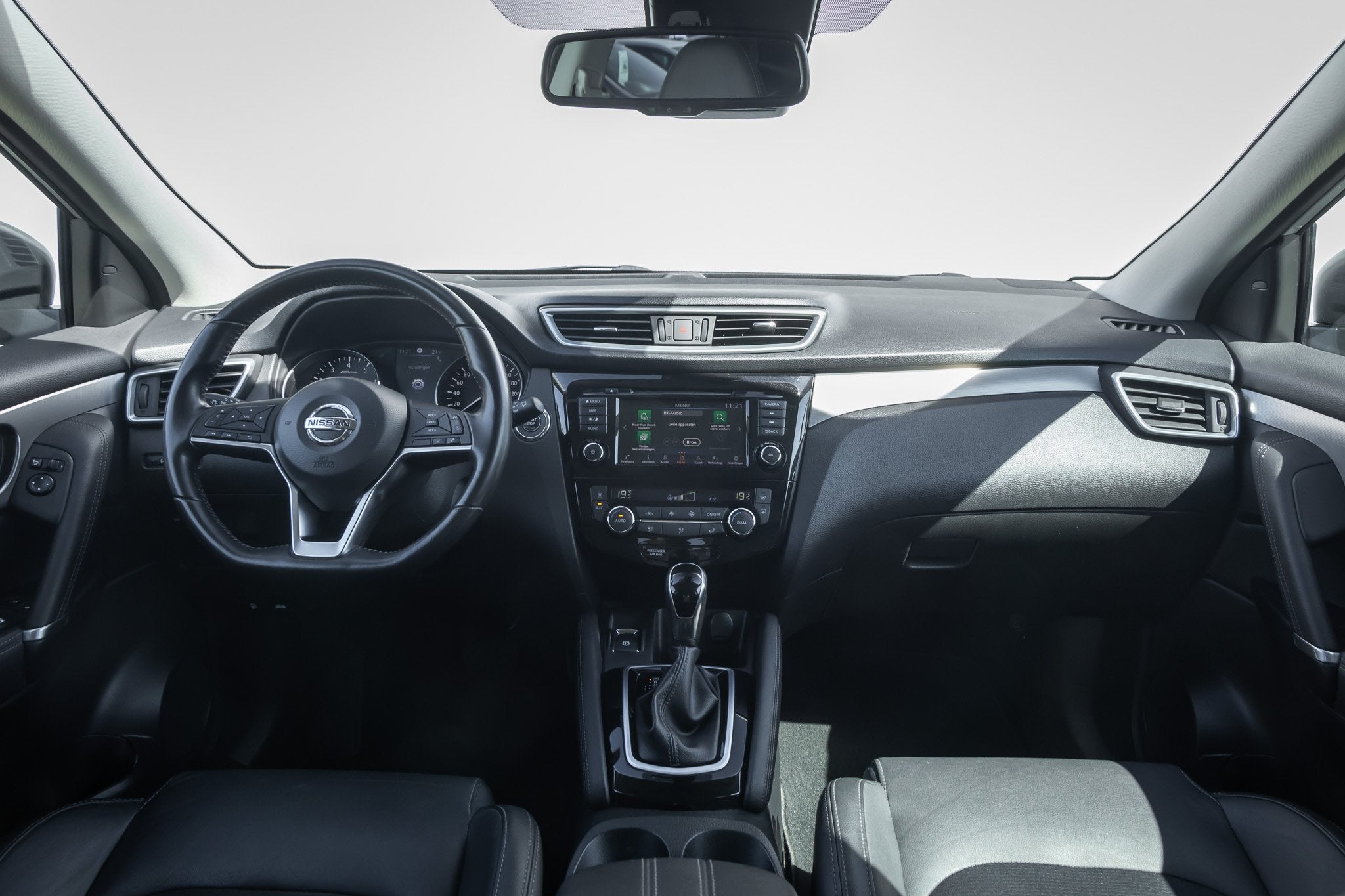 Nissan QASHQAI 1.3 DIG-T Tekna + nlauto Pano | Stoelverwarmi, Gebruikt, Euro 6, 4 cilinders, 1290 kg