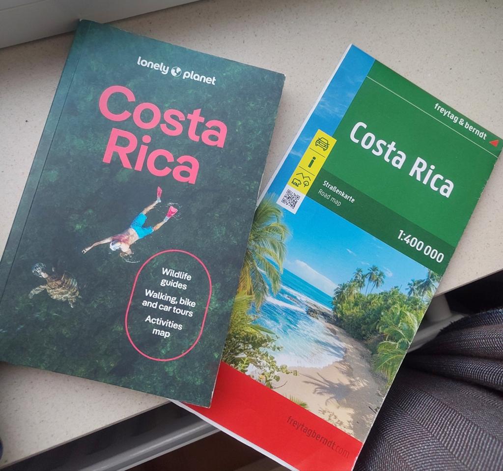 Lonely Planet en Wegenkaart Costa Rica ZGAN, 2000 tot heden, Ophalen of Verzenden, Wereld, Landkaart