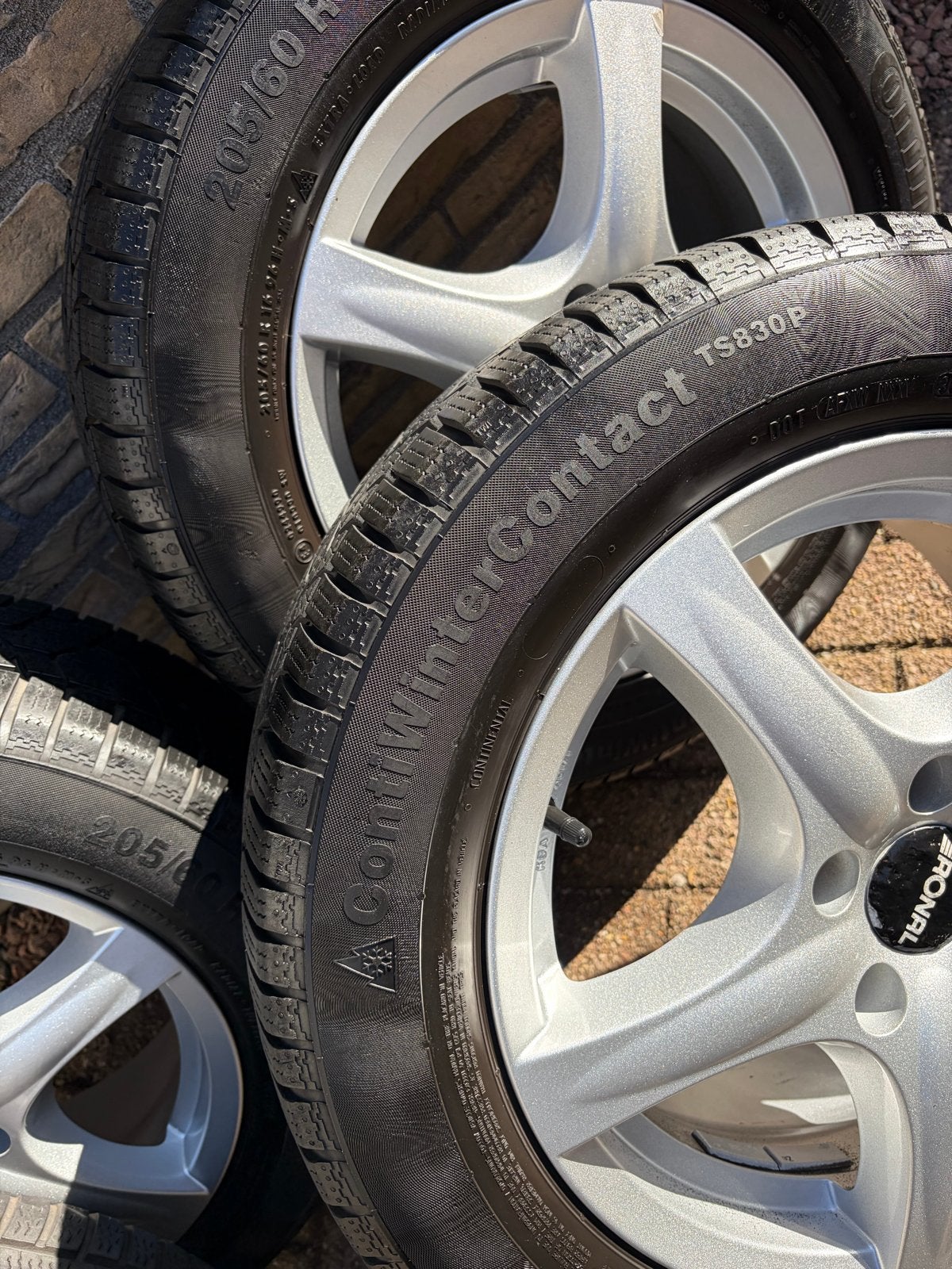 Continental Winterbanden op Ronal Velgen 205/60 R16, Ophalen, Gebruikt, 16 inch, Banden en Velgen
