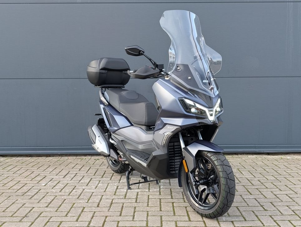 SYM ADX 300 ABS 2025 3740km handverwarming. Topkoffer. Alarm, Motoren, SYM, Scooter, Bedrijf, Onbekend