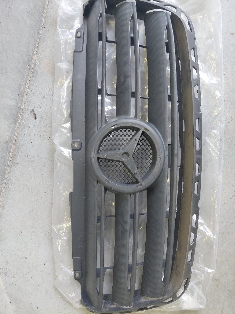 Mercedes sprinter grill, Auto-onderdelen, Carrosserie en Plaatwerk, Ophalen of Verzenden, Voor, Bumper