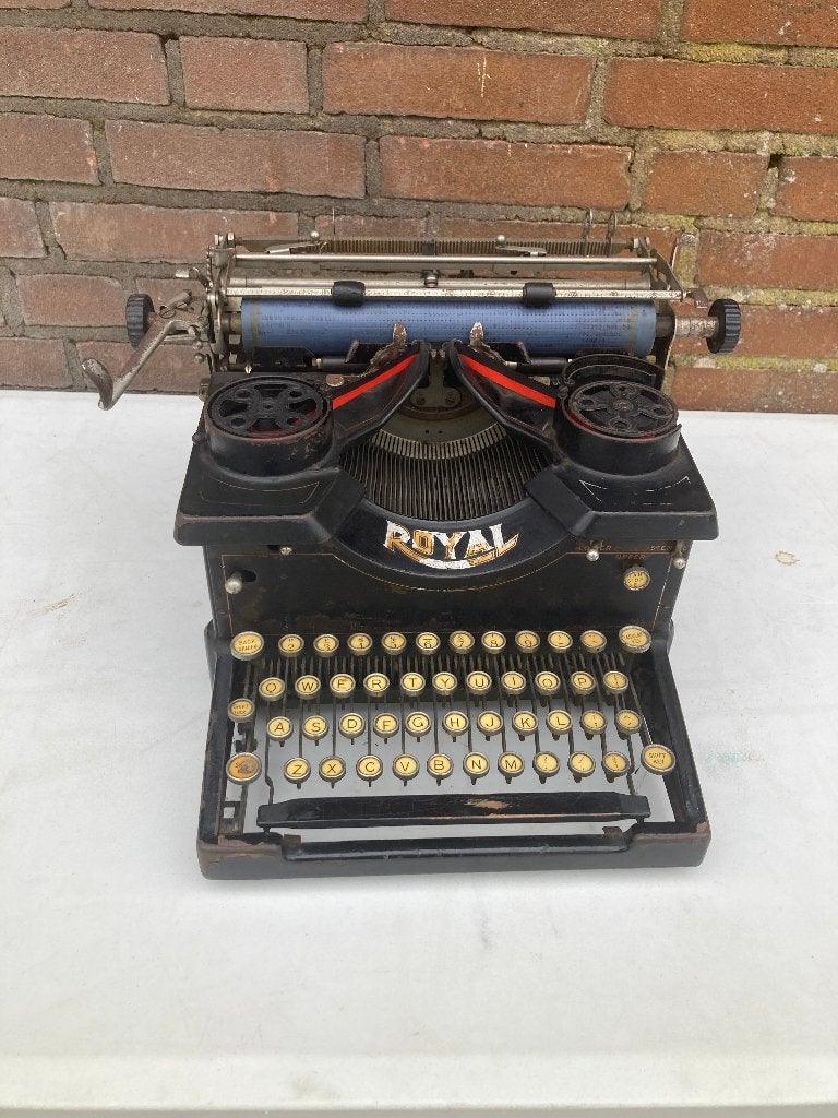 Antieke Royal typemachine, Ophalen