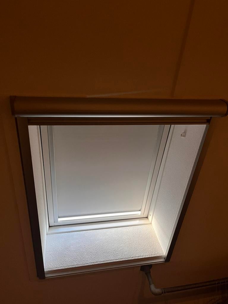 Velux dakraam hor zilver, Doe-het-zelf en Verbouw, Ophalen of Verzenden, Gebruikt, Overige typen, Minder dan 200 cm