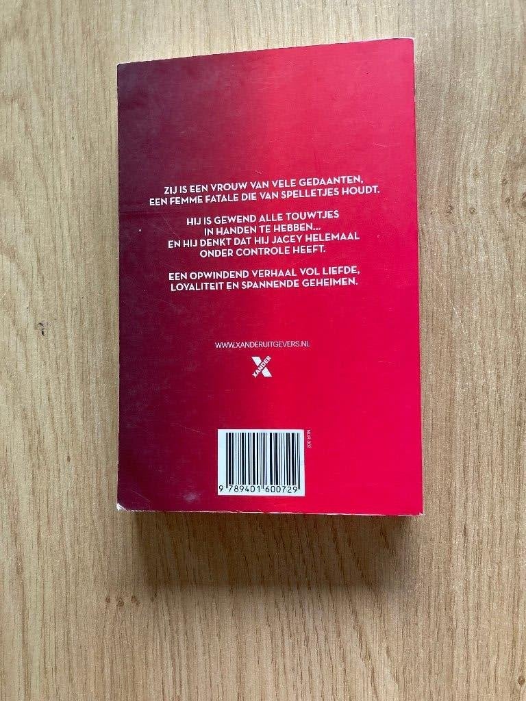 boek Linda Carrington, Boeken, Ophalen of Verzenden, Gelezen