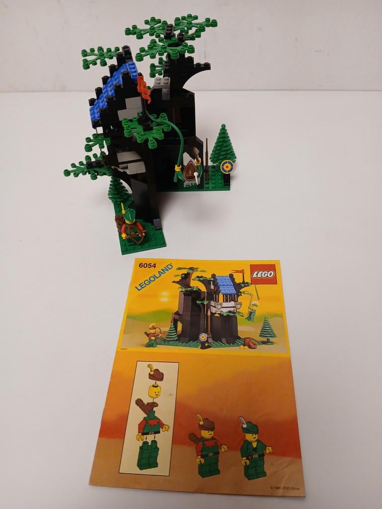 Lego 6054 forrestman hideout met manual, Kinderen en Baby's, Speelgoed | Duplo en Lego, Ophalen of Verzenden