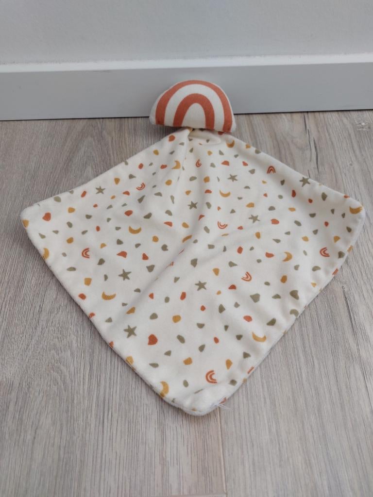 Knuffel knuffeldoekje Zeeman regenboog stippen L1620, Ophalen of Verzenden, Zo goed als nieuw, Meisje, Muts