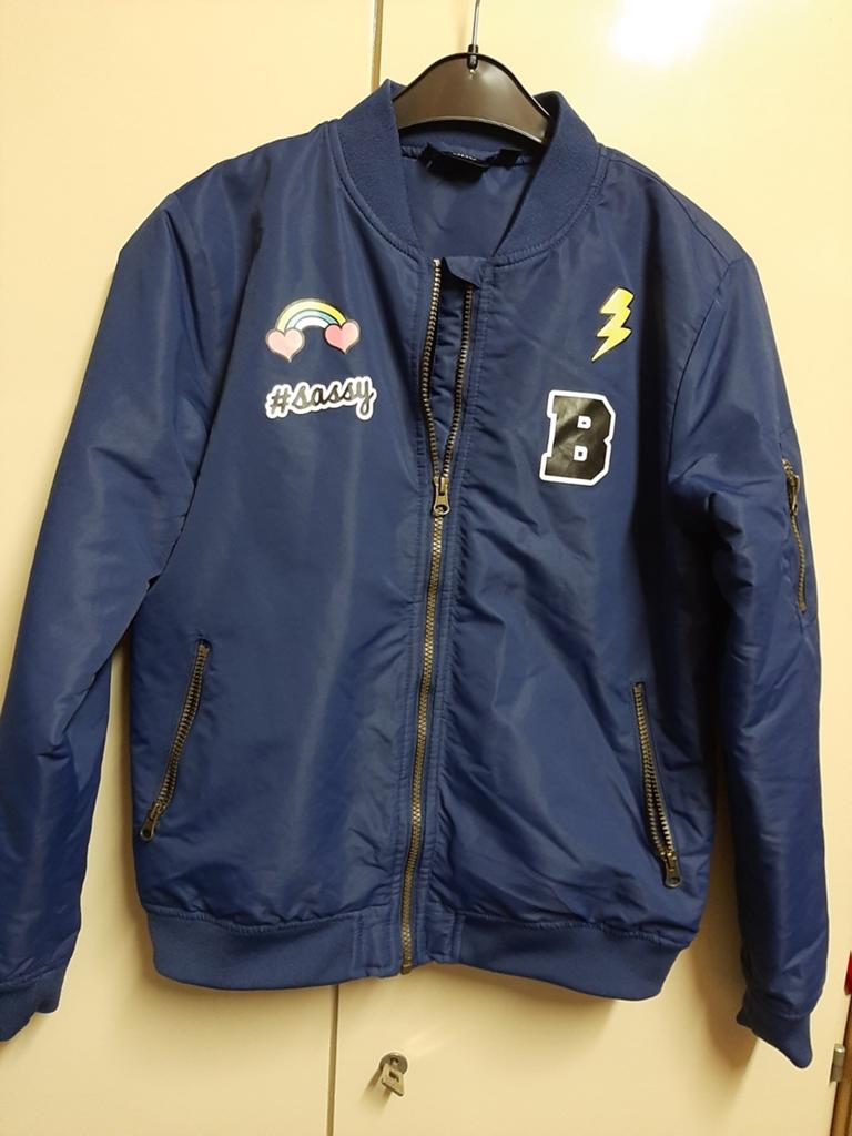 Stoere meisjes blauwe bomberjack met patches - Maat 164/170, Ophalen of Verzenden, Zo goed als nieuw, Meisje, Jas