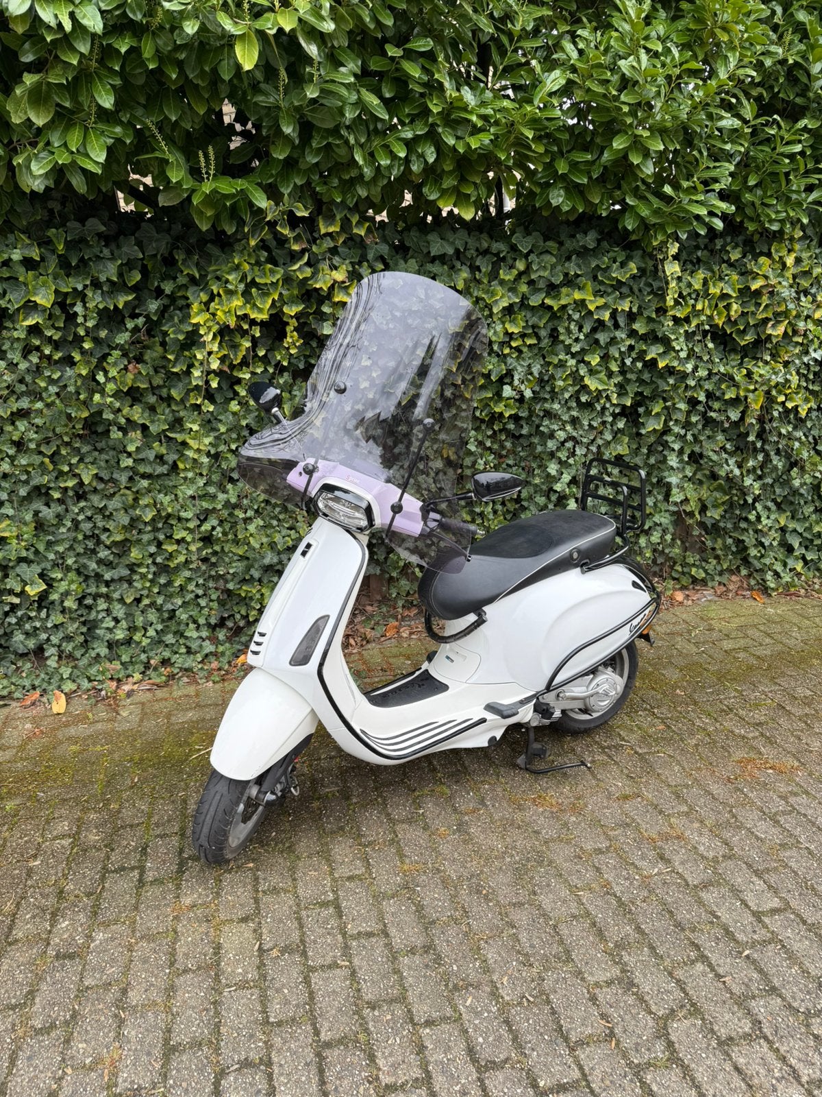 Witte Vespa Sprint 2014 (snorscooter), Fietsen en Brommers, Scooters | Vespa, Ophalen, Zo goed als nieuw, Benzine