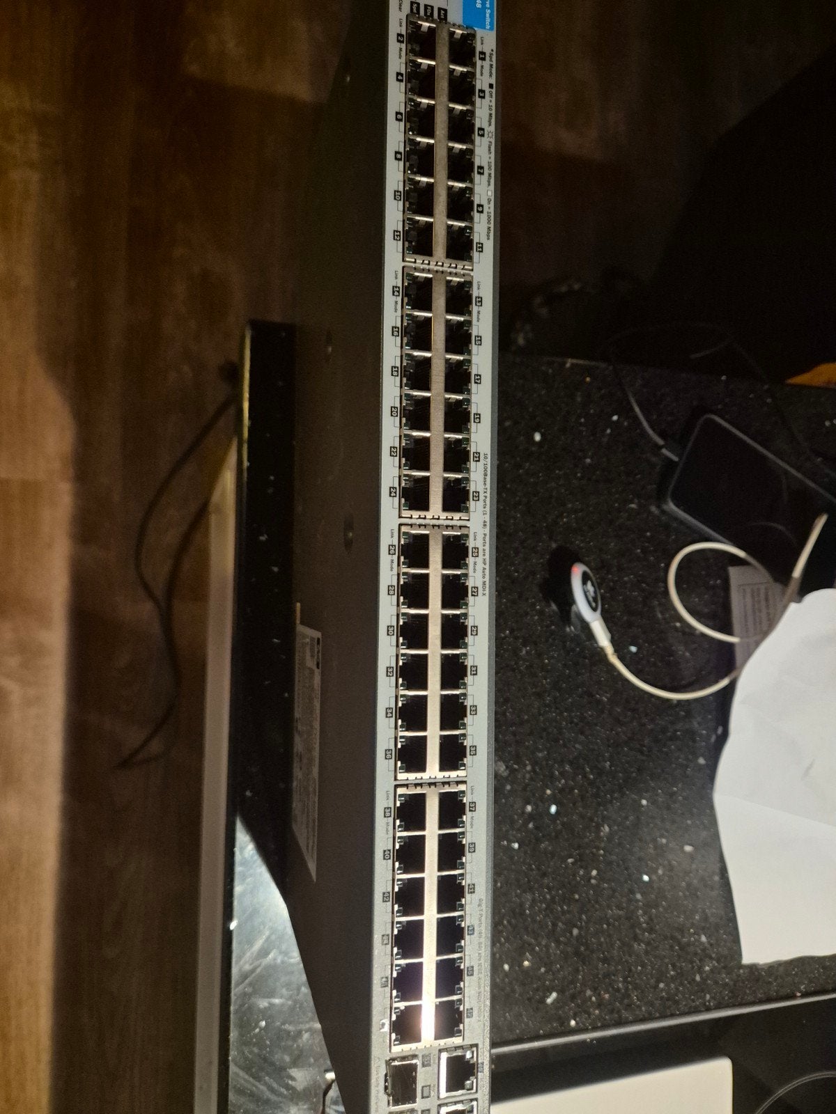HP ProCurve J9020A 48 poort 2810-24G Gigabit Ethernet Switch, Computers en Software, Ophalen, Gebruikt