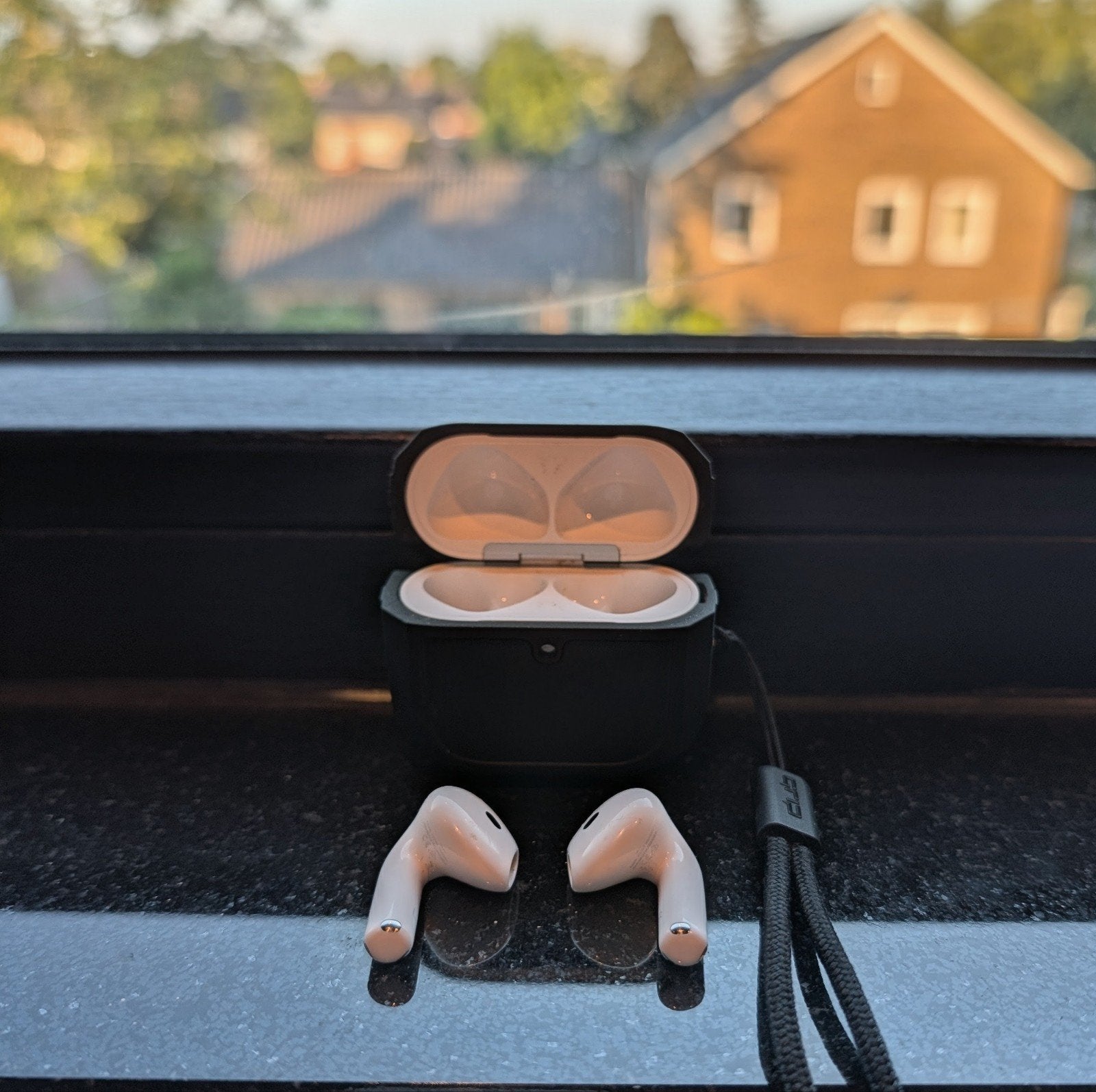 Airpods 4 ANC inclusief Dbrand case, Audio, Tv en Foto, Koptelefoons, In-ear, Ophalen of Verzenden, Zo goed als nieuw, Wit
