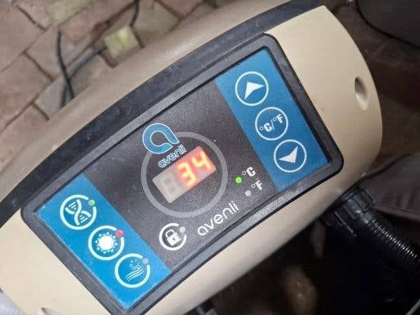 Jacuzzi pomp, Ophalen, Zo goed als nieuw, Pomp, Opblaasbaar