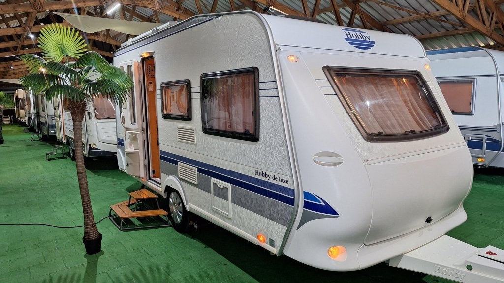 Hobby De Luxe 450 UF Voortent/Mover/Airco, Caravans en Kamperen, Caravans, Hobby-Wohnwagenwerk Ing. Harald Striewski GmbH, Ringverwarming