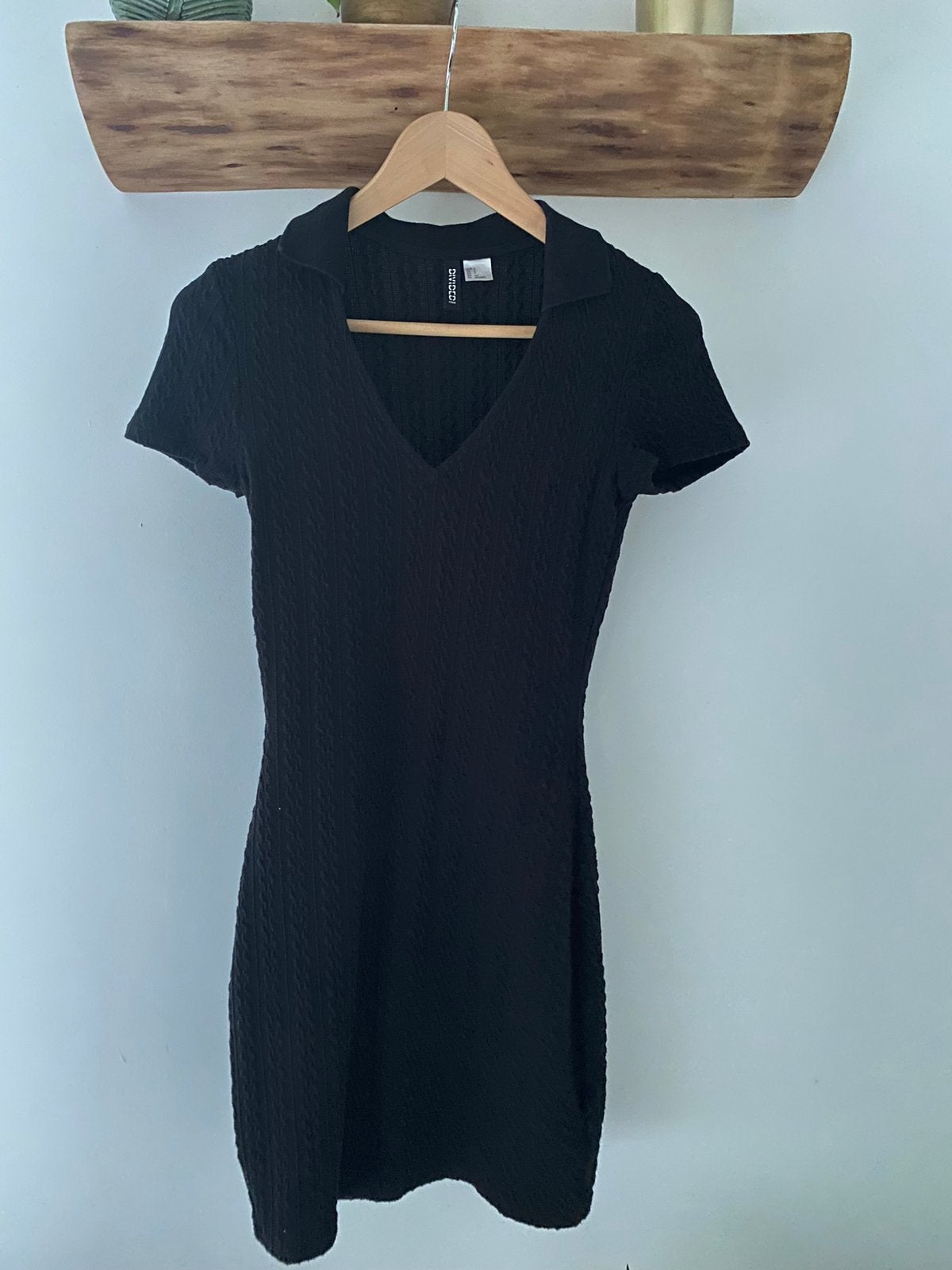 Zwart getextureerd mini jurkje met kraagje - Divided H&M, Kleding | Dames, Zwart, Ophalen of Verzenden, Maat 36 (S), Gedragen