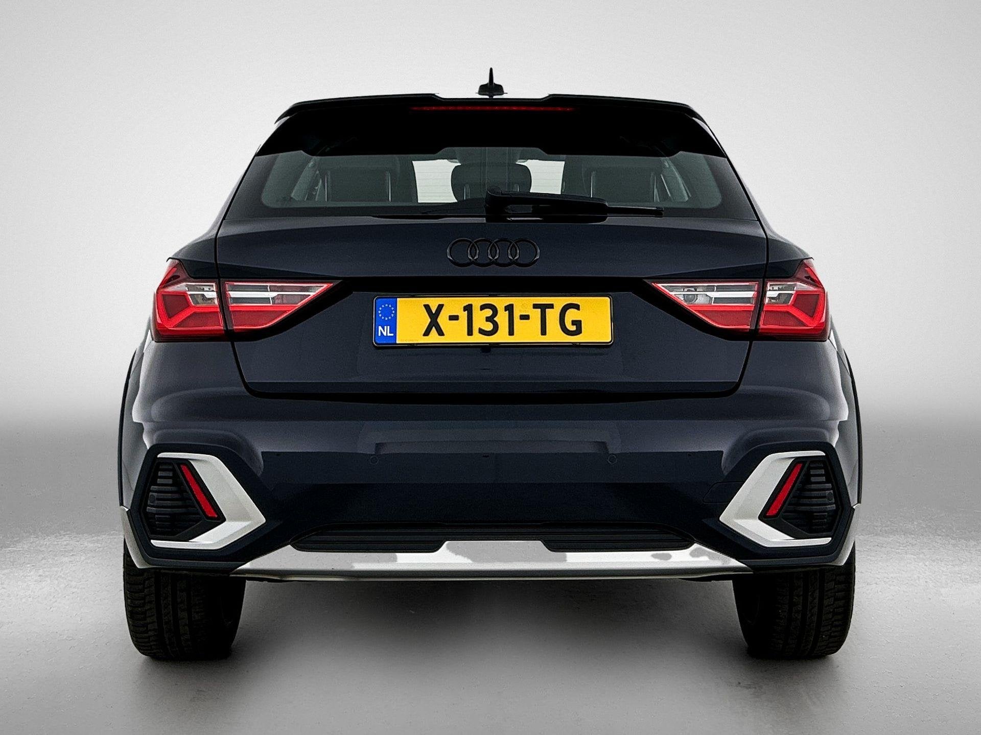 Audi A1 citycarver 30 TFSI Advanced Edition 110 PK | Navigat, Voorwielaandrijving, 12 maanden, Stof, Blauw