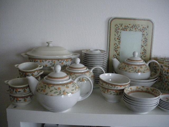 Koffietijd servies, Huis en Inrichting, Keuken | Servies, Ophalen of Verzenden, Zo goed als nieuw, Bord(en), Wedgwood
