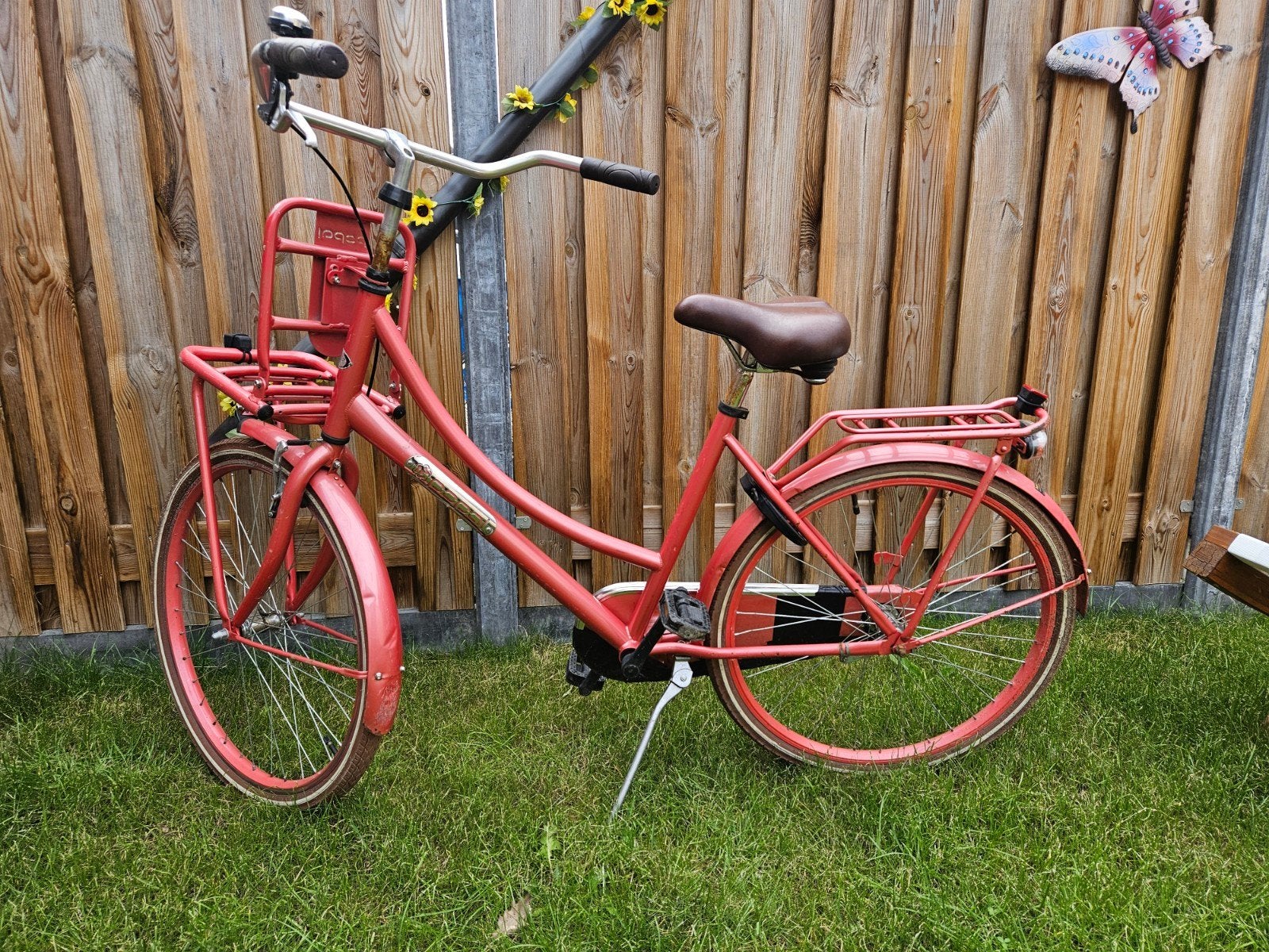 26 inch roze transporter fiets, Fietsen en Brommers, Fietsen | Meisjes, Ophalen, Gebruikt, 26 inch of meer, Handrem