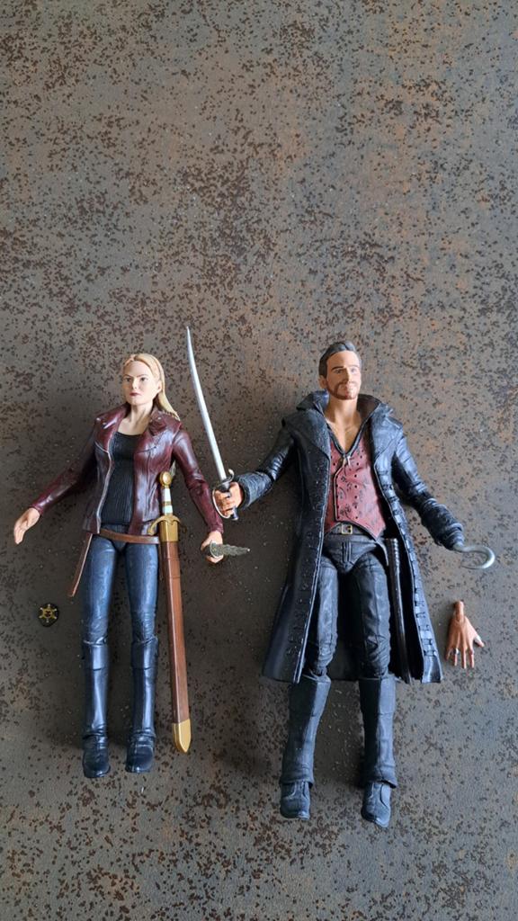 Once Upon a Time actiefiguren: Emma Swan & Captain Hook, Ophalen of Verzenden, Zo goed als nieuw