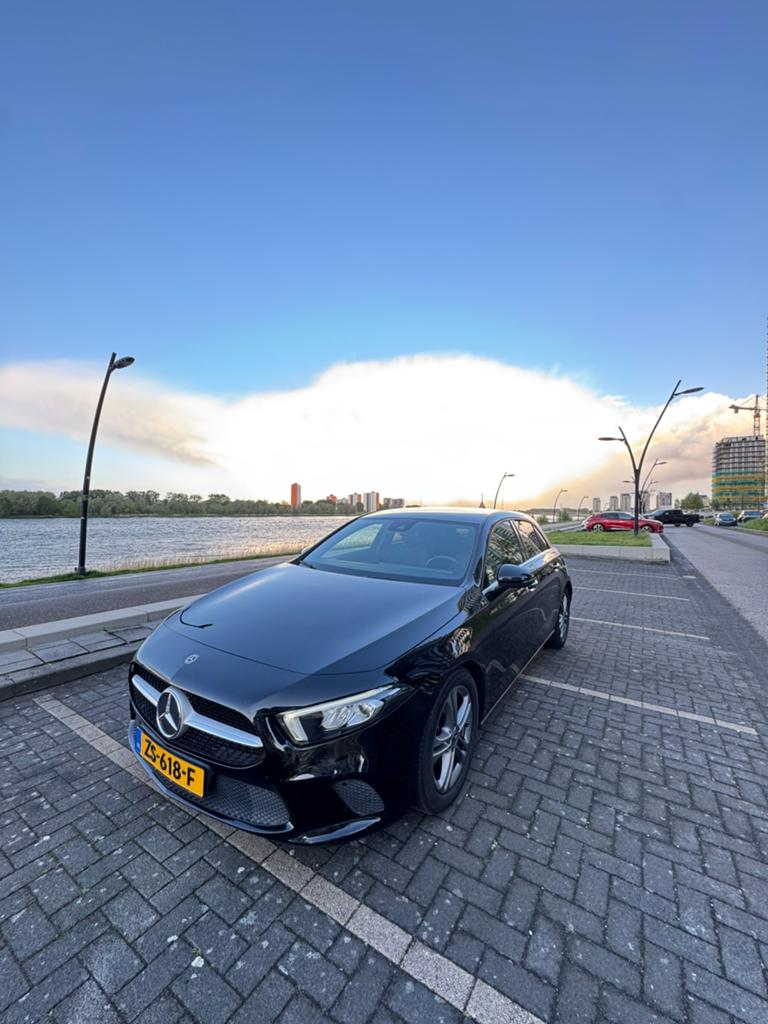 Mercedes-Benz A-Klasse A 160 109pk 2019 Zwart, Auto's, Mercedes-Benz, Voorwielaandrijving, 4 cilinders, Zwart, Origineel Nederlands