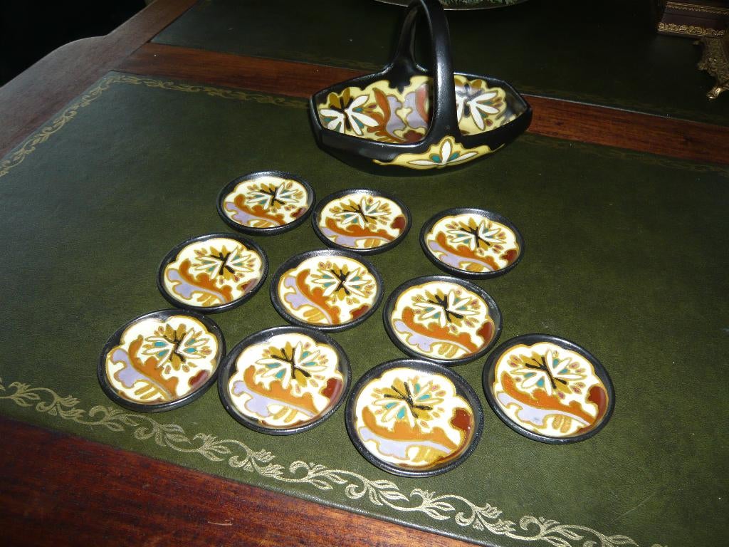 Arnhems plateel pindastel petit four bonbonniere 11 delig, Antiek en Kunst, Ophalen of Verzenden