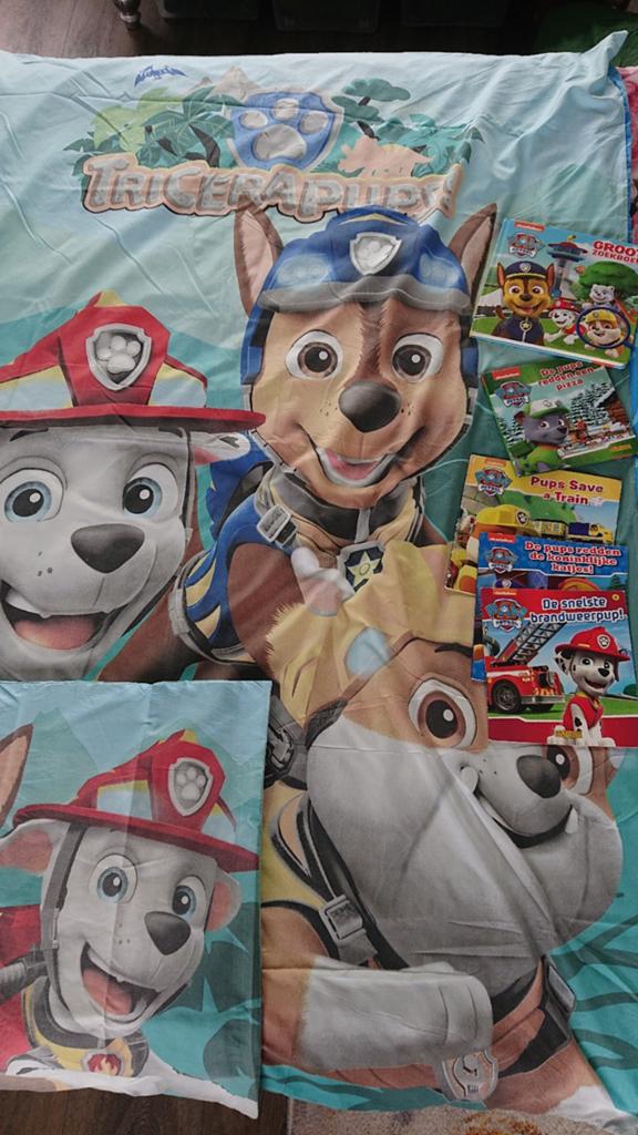 Dekbedovertrek en 5 boeken Paw patrol, Kinderen en Baby's, Kinderkamer | Beddengoed, Ophalen of Verzenden, Jongetje of Meisje