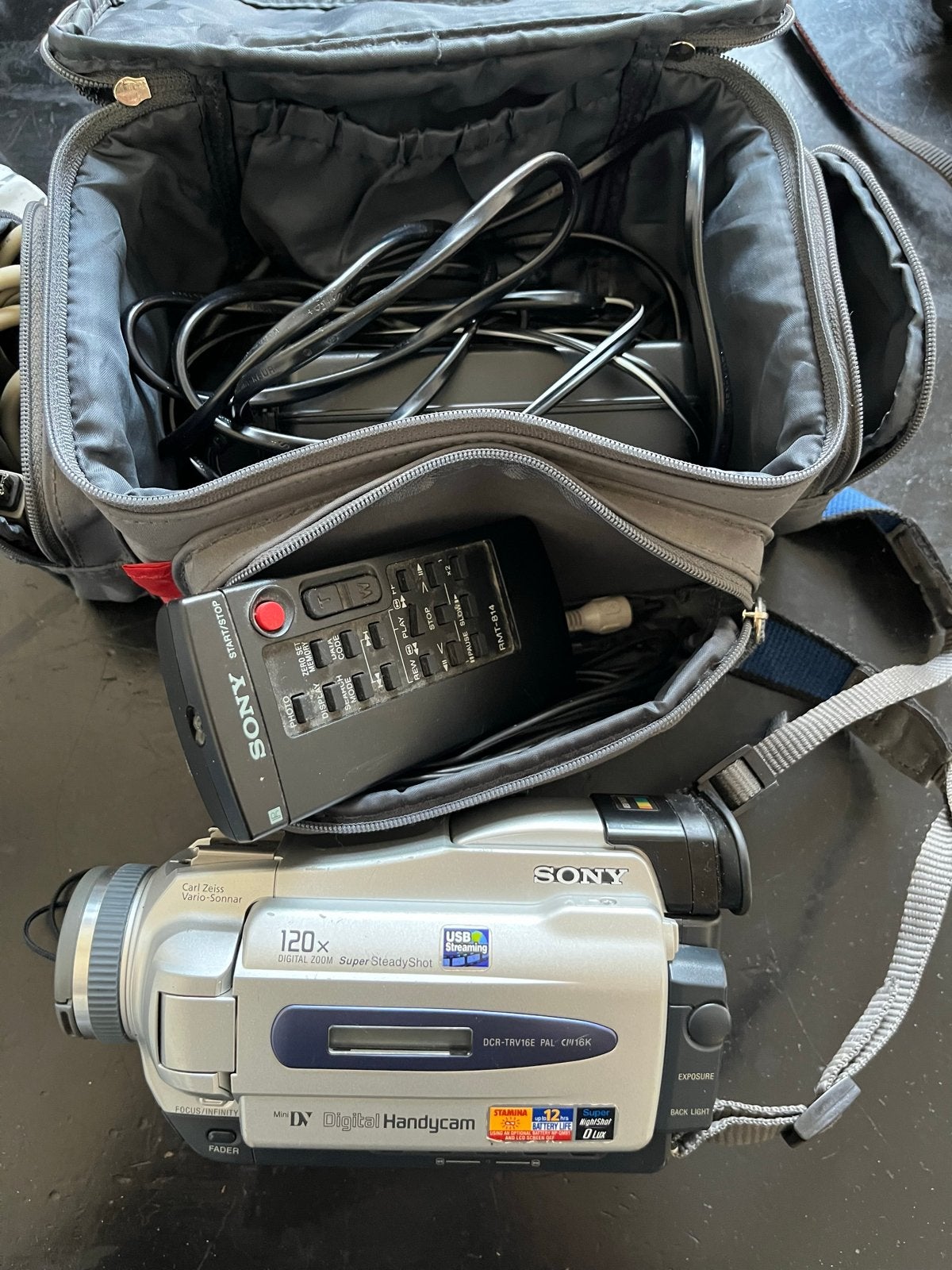 Sony DCR-TRV16E Digital Handycam met accessoires, Audio, Tv en Foto, Mini dv, Gebruikt, Sony, Camera