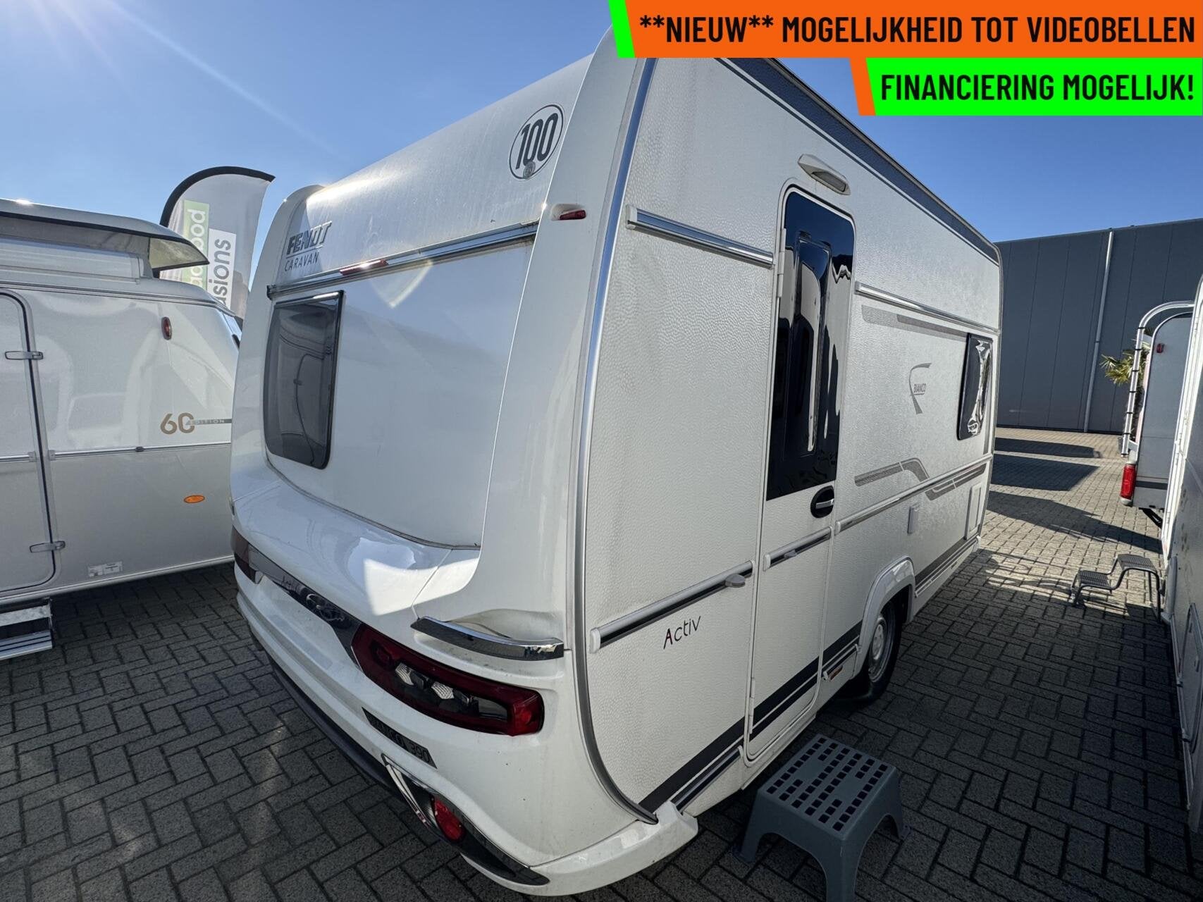 Fendt 390 FHS BIANCO ACTIV, FRANSBED, TREINZIT, EINDKEUKEN, Caravans en Kamperen, Bedrijf, Treinzit, Tot en met 3, Hordeur