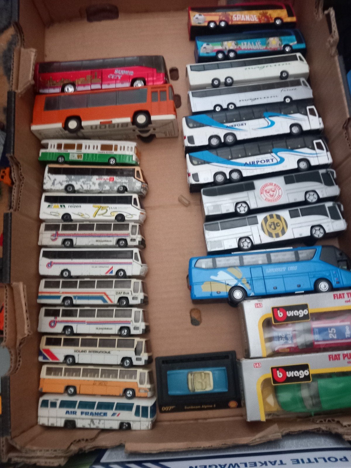 Veel bussen, Ophalen of Verzenden, Zo goed als nieuw, Bus of Vrachtwagen