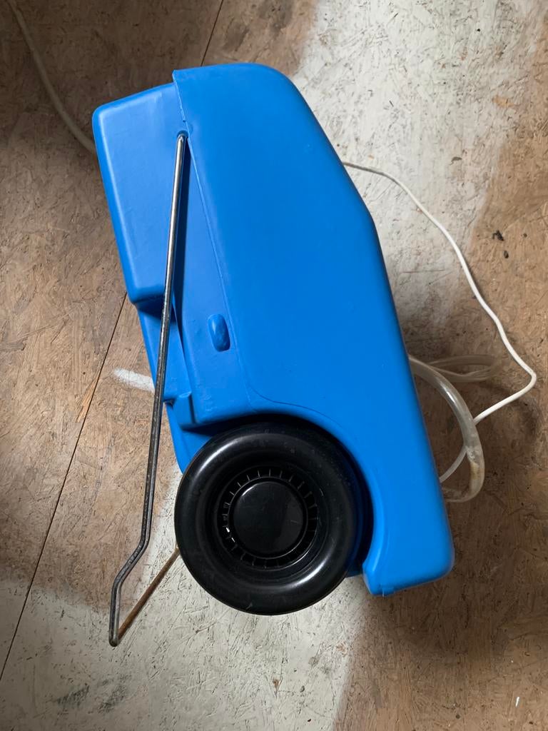 23 liter Watertank met drinkwaterpomp op wielen, Ophalen, Gebruikt