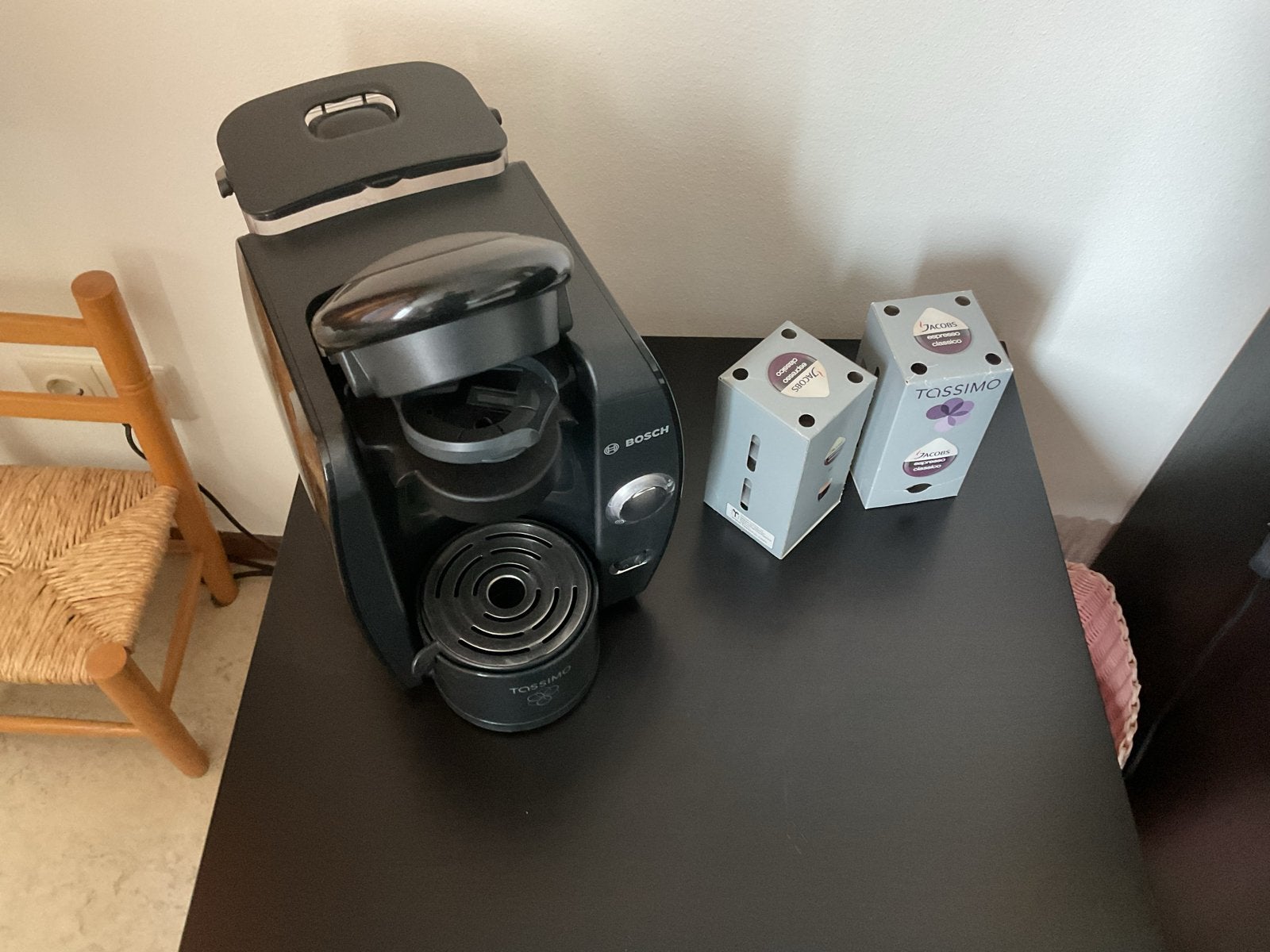 Bosch Tassimo koffiezetapparaat met cups Nieuw!, Koffiepads en cups, Ophalen of Verzenden, 1 kopje, Koffiemachine