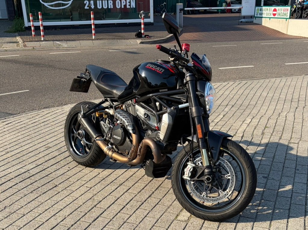 Ducati Monster 1200R 1200 R Ohlins Marchesini Remus Carbon, Motoren, 2 cilinders, Occasion, 1198 cc, Motorrijbewijs A