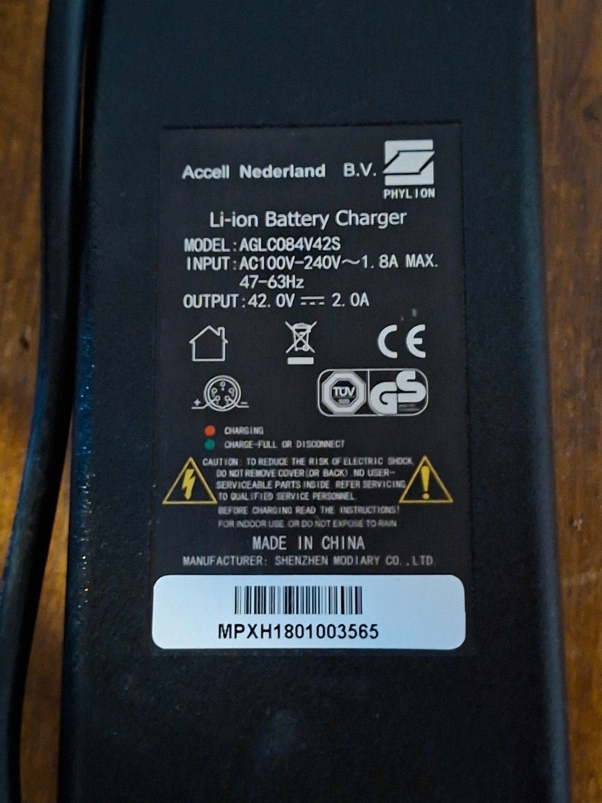 Accell Nederland Phylion Li-ion Batterijlader AGLC084V42S, Fietsen en Brommers, Gebruikt