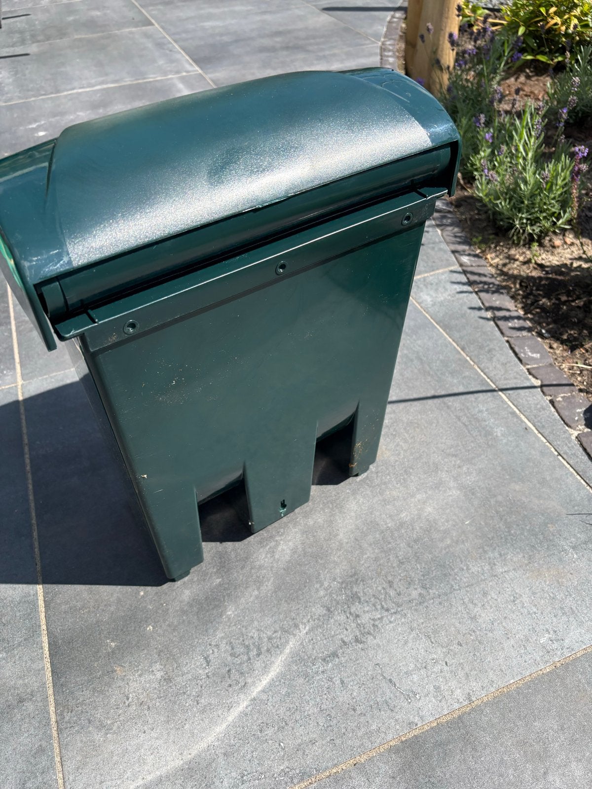 Groene kunststof brievenbus -  is nieuw, Tuin en Terras, Brievenbussen, Ophalen, Zo goed als nieuw, Kunststof, Staande brievenbus
