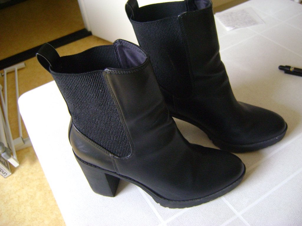 zwarte laarsjes met blokhak van 9cm van h&m mt38 2zijk elast, H&M, Zwart, Lage of Enkellaarzen, Ophalen of Verzenden