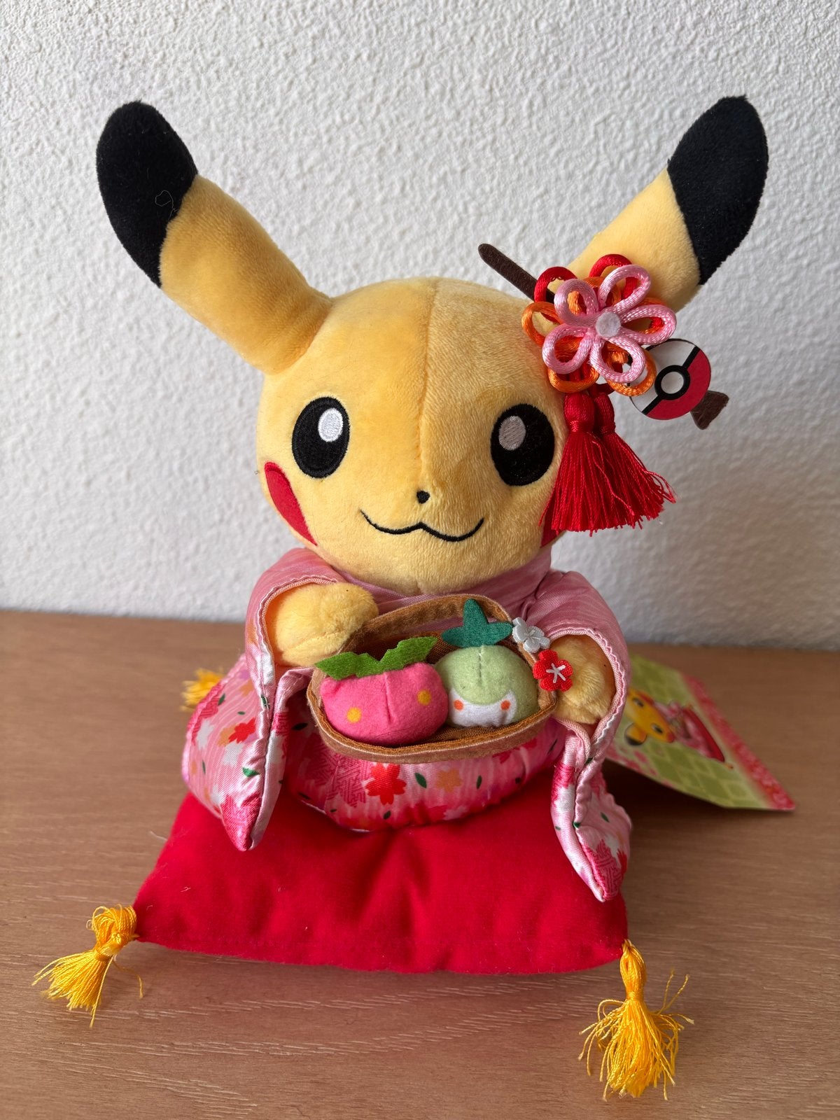 Pokemon Center Kyoto Pikachu plushie, Overige merken, Geel, Overige typen, Ophalen of Verzenden
