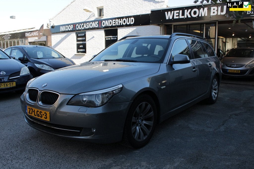 BMW 5-serie Touring 520i Corporate Lease Business Line Editi, Achterwielaandrijving, Zwart, 4 cilinders, 163 pk