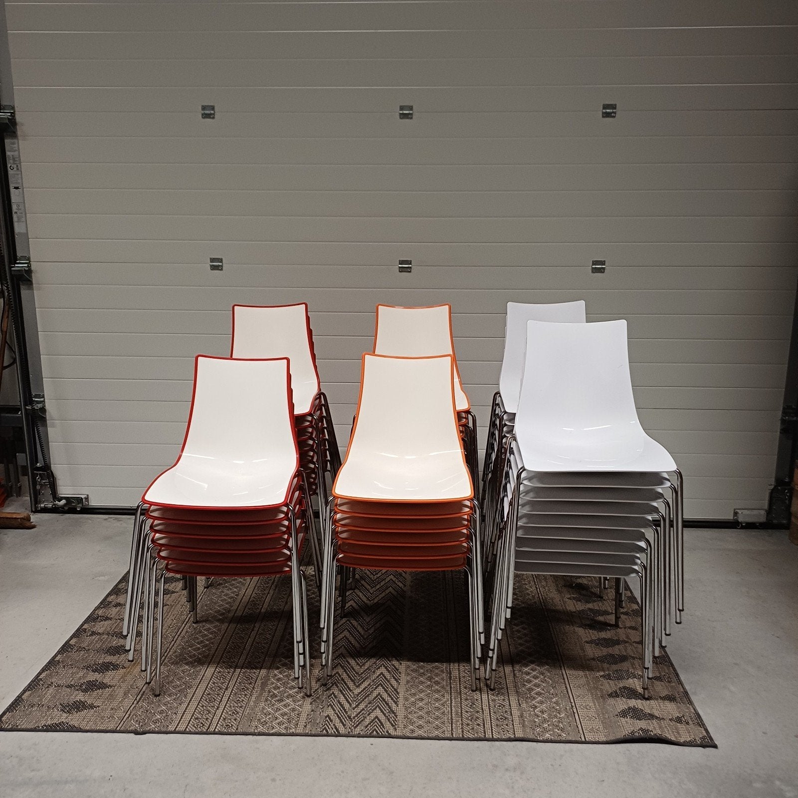 46 x stapelstoelen kantine stapelbare partij stoelen, Ophalen, Gebruikt, Bruin, Vijf, Zes of meer stoelen