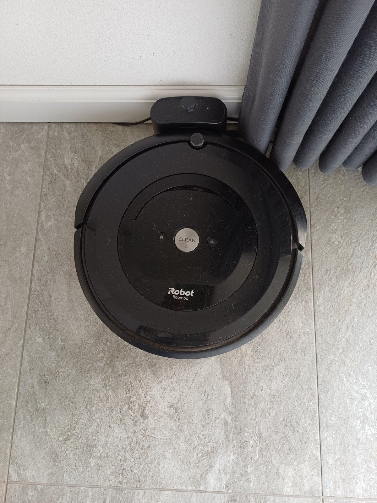 iRobot Roomba Robotstofzuiger - Zwart, Gebruikt, IRobot, Ophalen of Verzenden, Robotstofzuiger