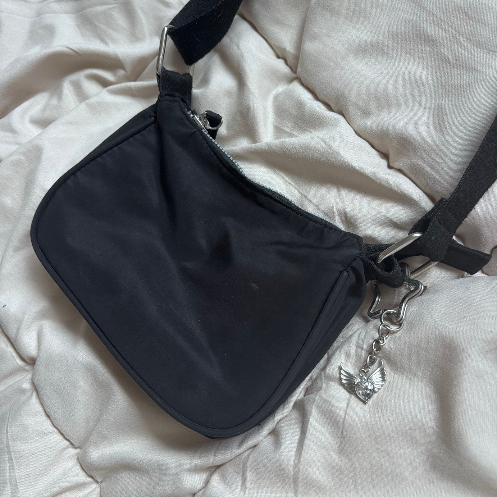Zwart schoudertasje met engel hanger, Ophalen of Verzenden, Zo goed als nieuw, Zwart, Schoudertasje