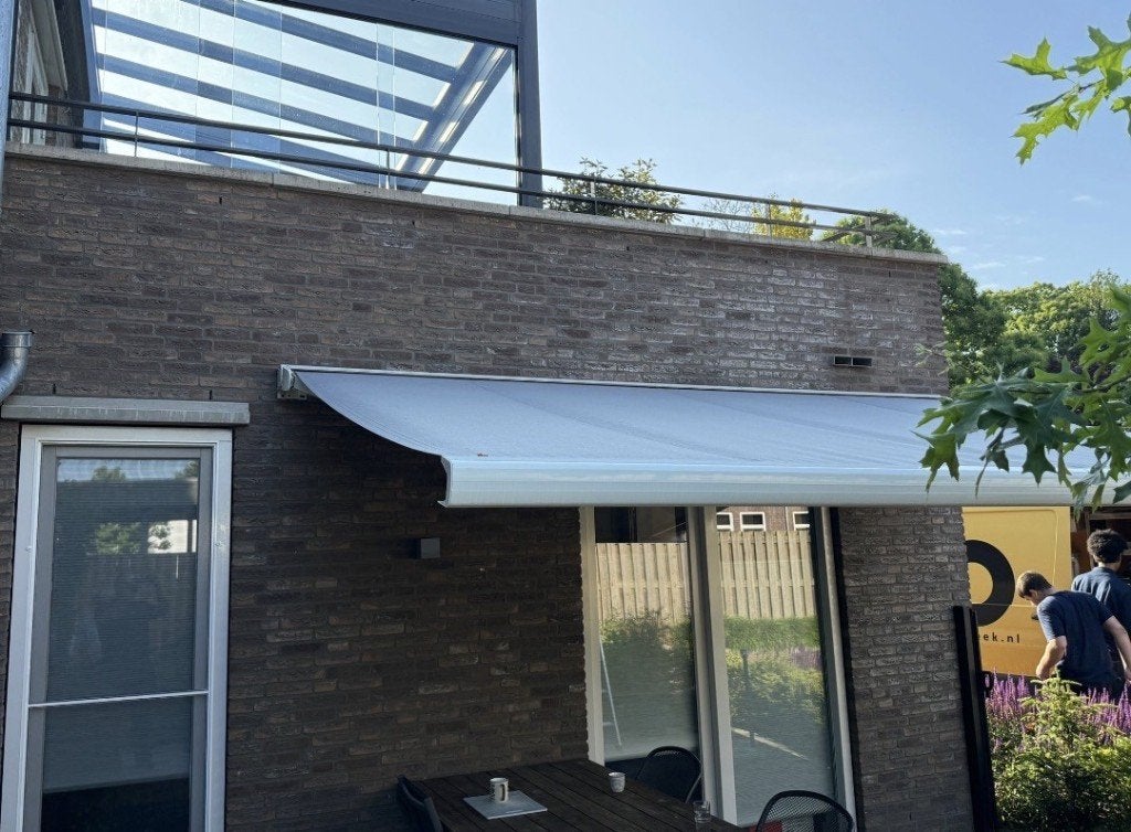 knikarmscherm, Ophalen, Zo goed als nieuw