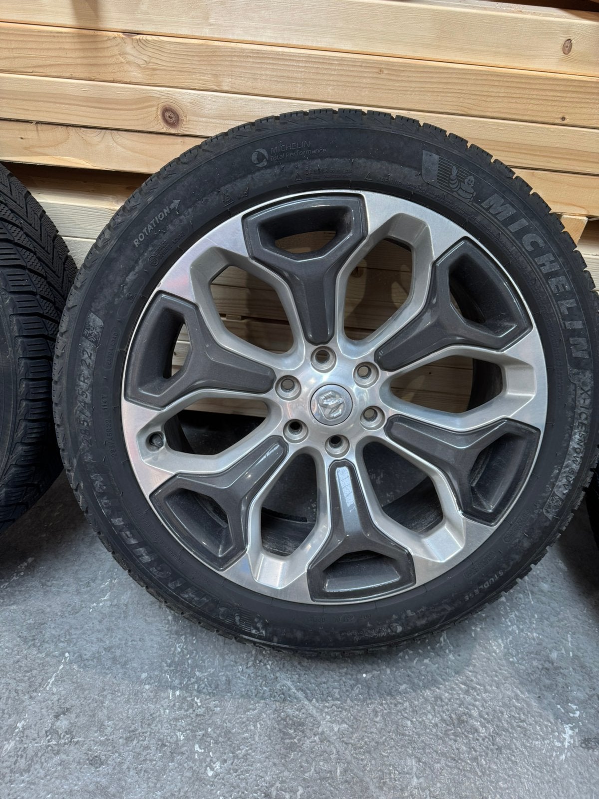 Winterset dodge ram velgen+winterbanden 2021-heden, Ophalen, Gebruikt, 285 mm, Banden en Velgen