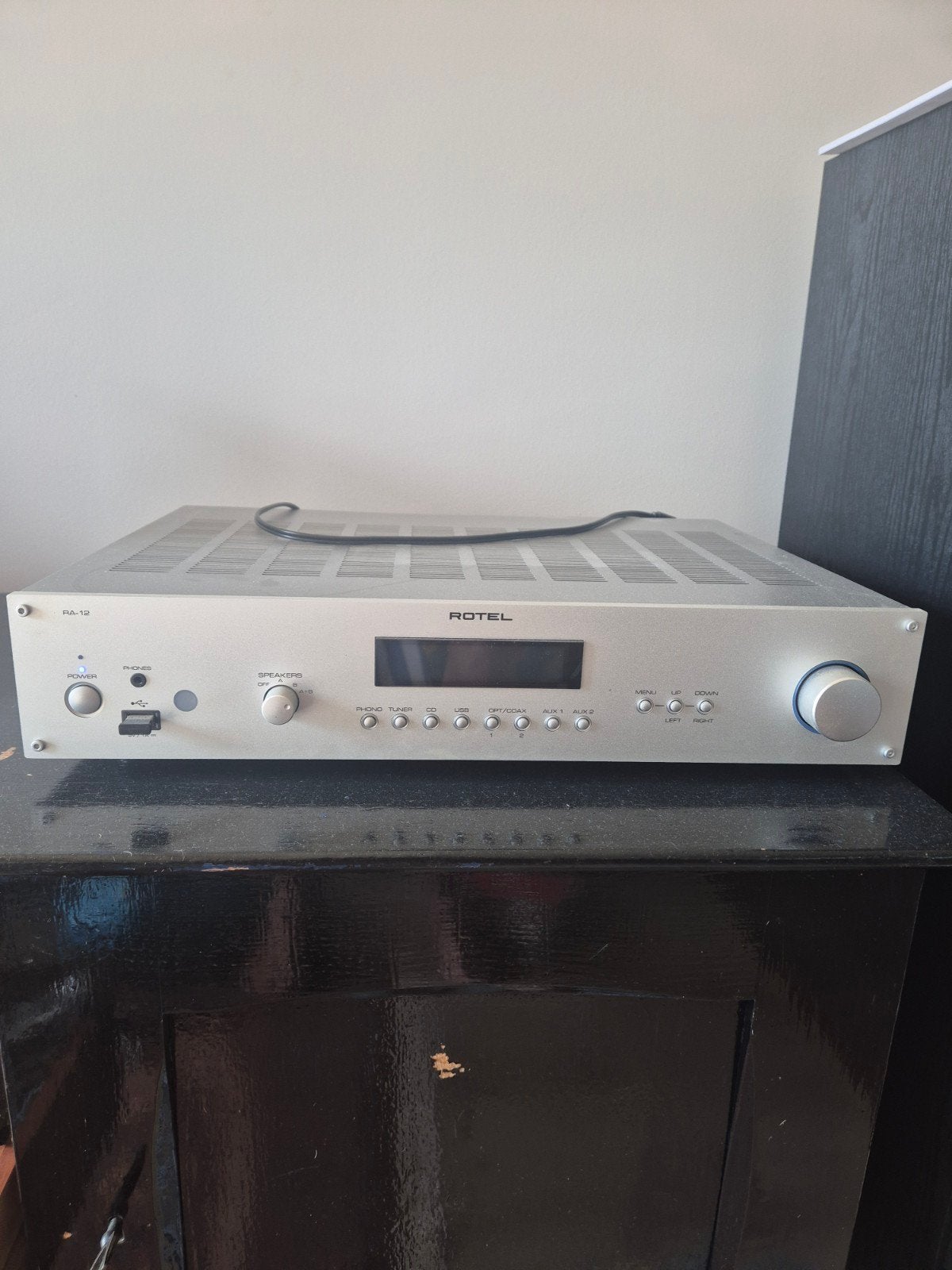 Rotel RA-12 Geïntegreerde Stereoversterker - Z.g.a.n, Zo goed als nieuw, 60 tot 120 watt, Stereo, Ophalen