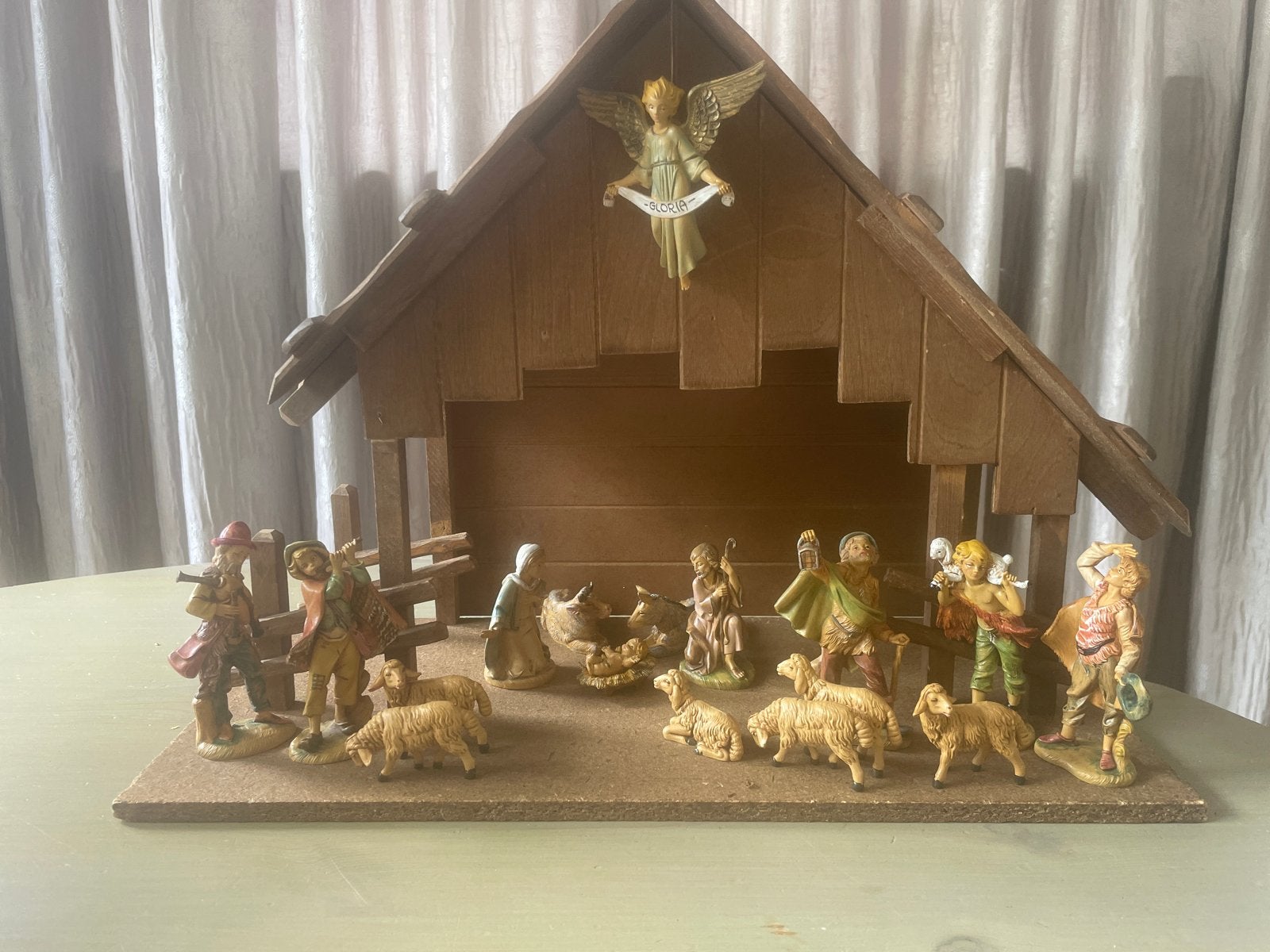 Kerststal met beeldjes., Ophalen of Verzenden, Zo goed als nieuw