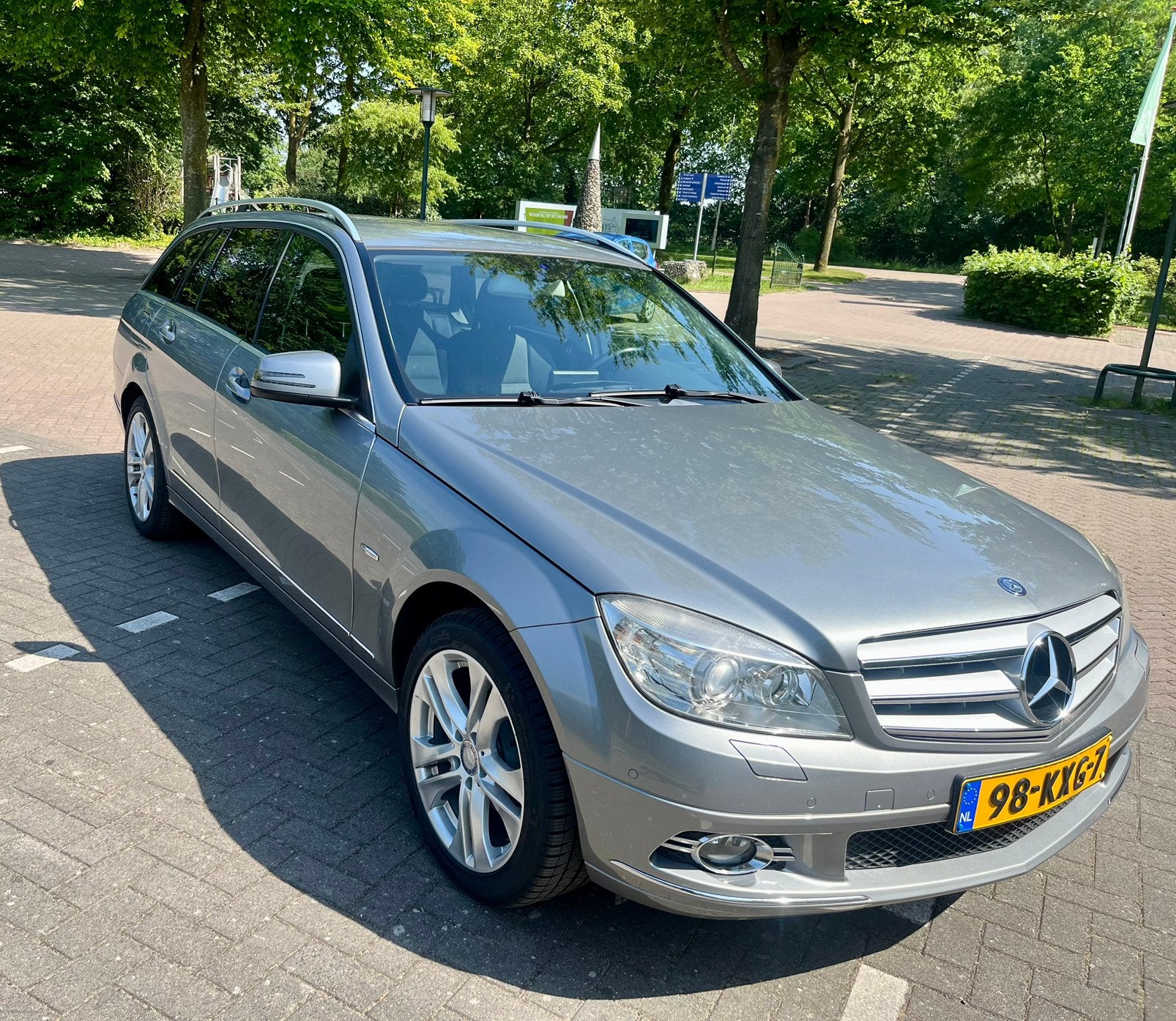 Mercedes-Benz C-Klasse 1.8 C250 CGI Estate AUT 2010 Grijs, Automatische klimaatregeling, Achterwielaandrijving, 1800 kg, Zwart