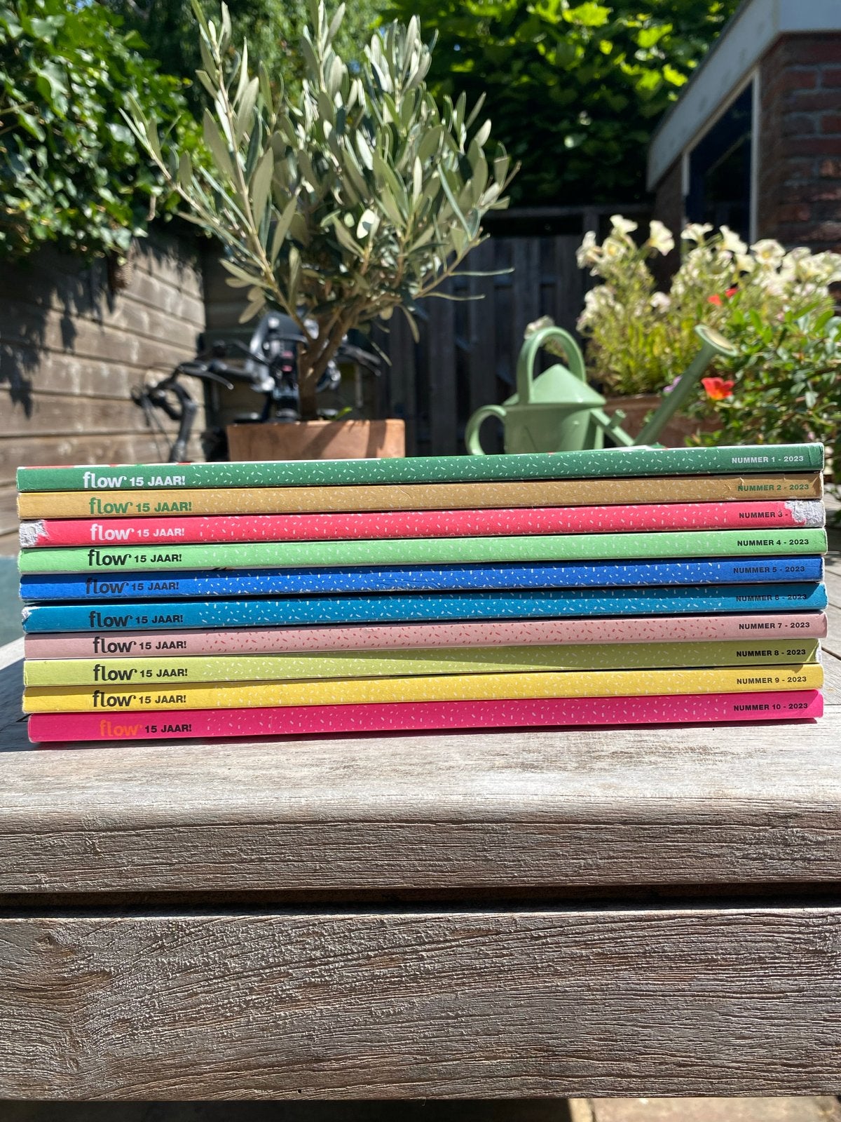 Flow Magazine Jaargang 2023 - Complete Set (10 nummers), Ophalen, Gelezen, Lichaam en Geest